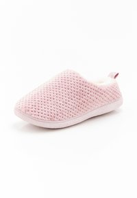 Roze gebreide slippers met een textuur bovenkant, zachte witte voering en een platte witte zool. Heeft een hieltab voor eenvoudig aan- en uittrekken.