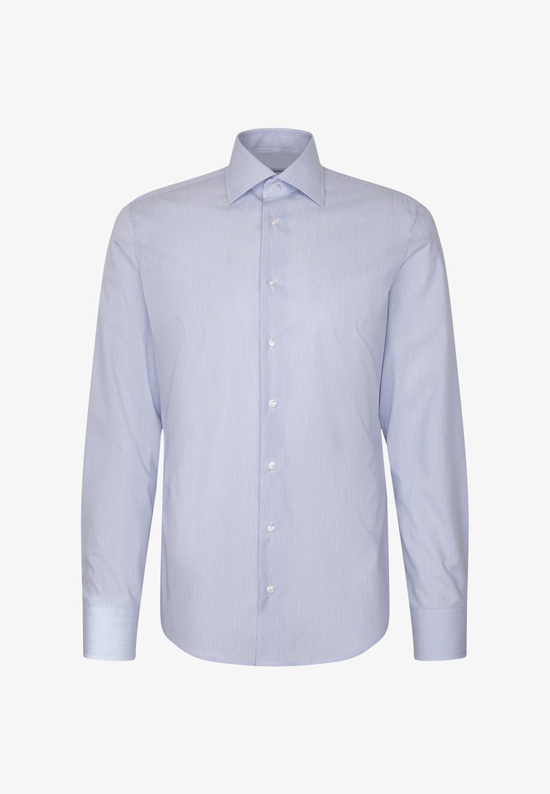 Chemise habillée pour homme à manches longues bleu clair avec fermeture boutonnée sur le devant, col pointu et poignets boutonnés, présentée sur fond blanc.