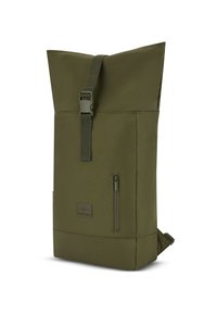 Zöld, dönthető tetejű hátizsák, cipzáras elülső zsebbel, állítható pánttal és sima szövet textúrával. Az alj án logó folt található.