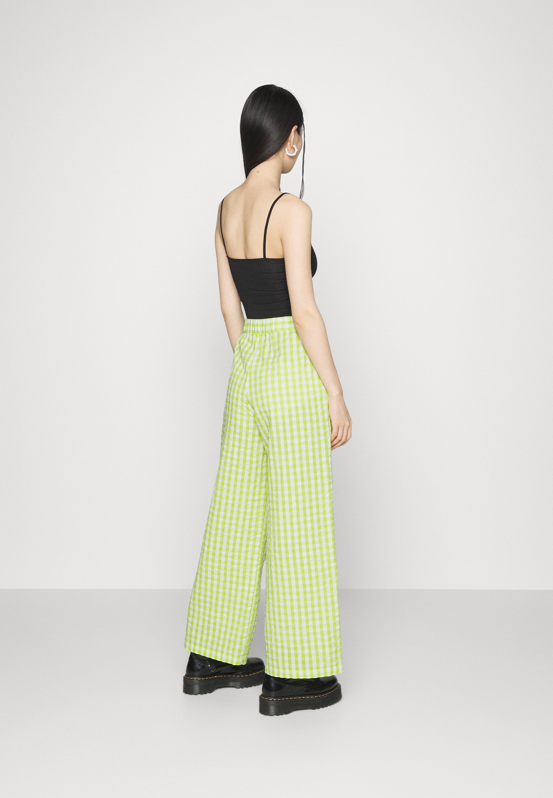 Monki Stoffhose - green/grün - Zalando.ch
