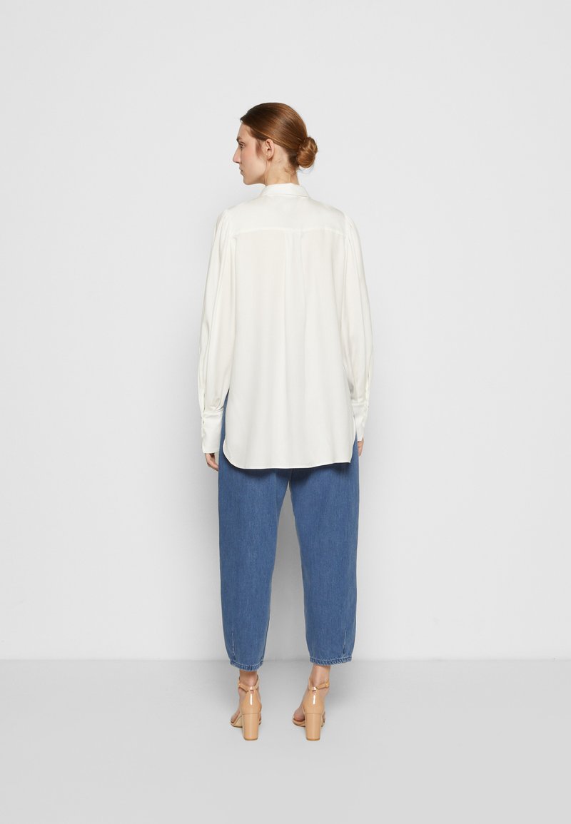 Damen Kleider | Mother of Pearl SHIRT WITH PLEATED SLEEVE Hemdbluse white/weiß - VM92326 Damen Kleider | Mother of Pearl SHIRT WITH PLEATED SLEEVE Hemdbluse white/weiß - VM92326