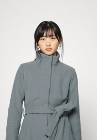 VILA Petite VIPOKU HIGH NECK COAT - Casaco clássico - medium grey melange