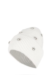 Berretto lavorato a maglia bianco con una texture a coste, caratterizzato da embellishments in gemme trasparenti sparse per un tocco di dettaglio in più.
