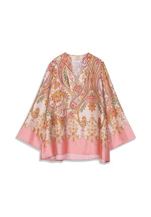 Roze zijden tuniek met paisley-patroon, een V-hals en brede mouwen, met verfijnde bloemrijke en decoratieve details over de hele stof.