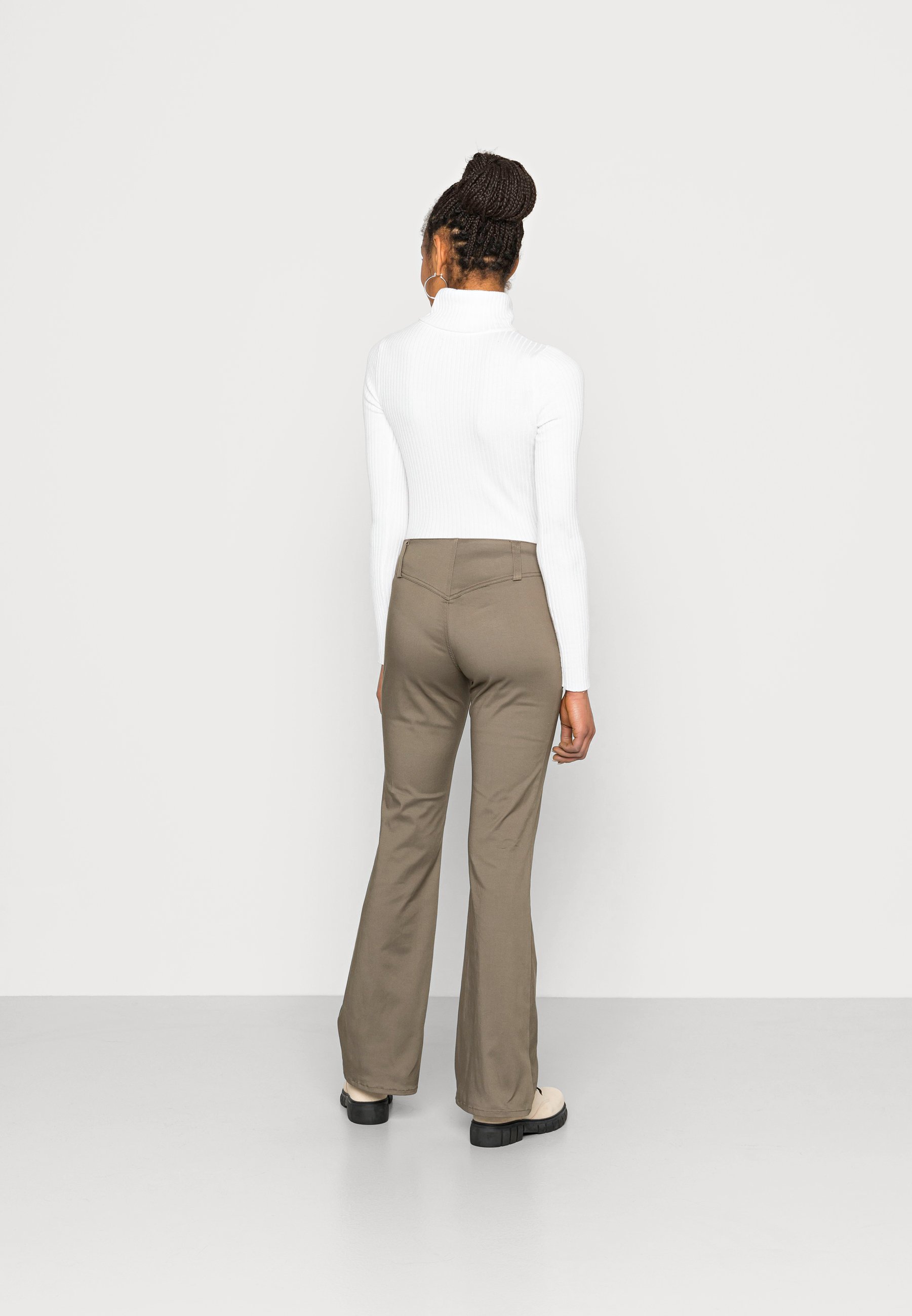 Weekday TROUSER - Trousers - khaki 