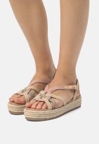 mtng Alpargatas - light brown