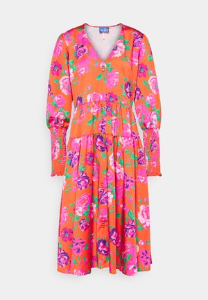 MILLACRAS DRESS - Vestido camisero - pink