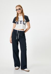 Koton PRINTED CROP - T-shirt print - white