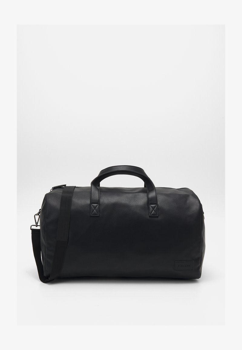 Schwarze Duffel-Tasche aus strukturiertem Kunstmaterial. Verfügt über zwei Griffe und einen verstellbaren Schultergurt. Einfaches Design ohne sichtbare Muster.