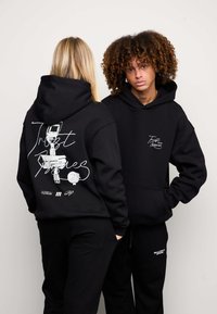 Unselected, black