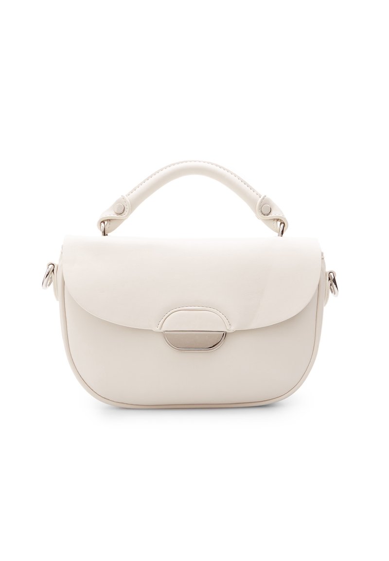 Kremowa skórzana torebka o strukturalnym designie, zaokrąglonej klapce i srebrnym zapięciu. Posiada krótki uchwyt z detalami przeszycia.