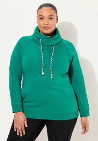 Ulla Popken MIT STEHKRAGEN RAGLANFORM LANGE ÄRMEL  - Felpa - classic emerald green
