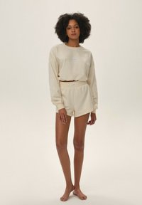 ESOTIQ BLOOVII JAX mleczny