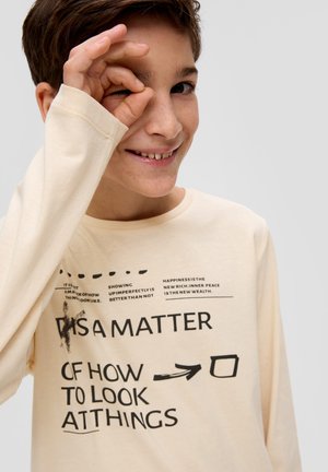 s.Oliver MIT STATEMENT-PRINT - Longsleeve - helles sand
