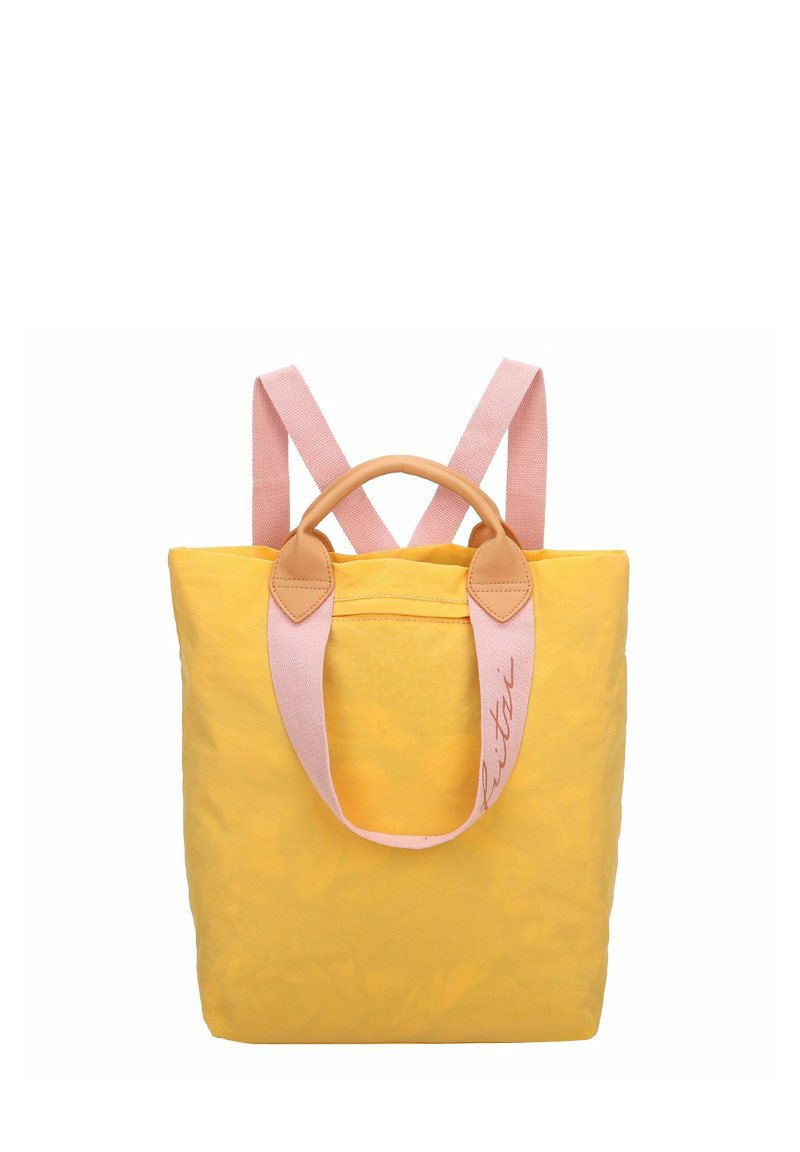 Borsa a tote gialla con manici in tela rosa, una maniglia superiore e una finitura resistente. Presenta dettagli cuciti e un design squadrato.