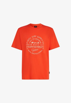 Spilgtas oranžas kokvilnas T-krekls ar īsām piedurknēm, ar baltu drukātu tekstu un grafiku apļa dizainā priekšpusē.