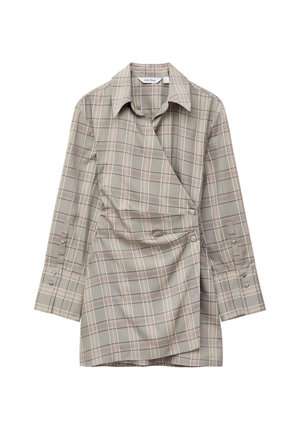 Wickeldress im Karomuster; beige Grundfarbe mit crème-, rosa- und grauen Linien; lange Ärmel mit Knopfdetails; mit Kragen.