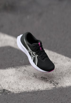 PATRIOT 14 - Chaussures de running sur route - black/digital sakura