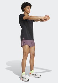 adidas Performance ADIZERO GEL SHORT - Korte broeken - shadow fig