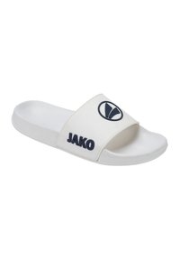 Sandalo bianco a scivolo realizzato in materiale sintetico, con una larga fascia con logo blu navy e scritte nere. Suola piatta, texture liscia.