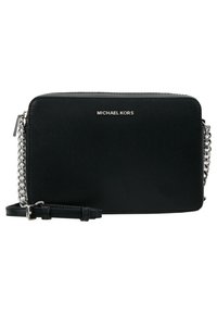 Czarna torba crossbody marki Michael Kors o teksturowanej powierzchni, ze srebrnym łańcuszkiem na ramię oraz logo z przodu. Kompaktowy prostokątny kształt.
