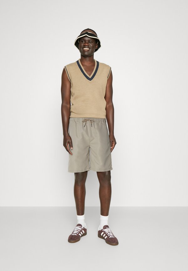 RESORT - Shorts - roasted cashew4