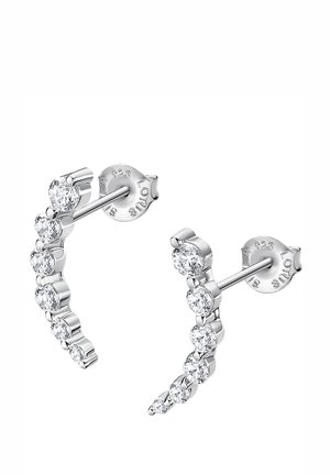 Ohrringe aus Sterlingsilber mit einem geschwungenen Design, das mehrere klare, runde Zirkonia-Akzente aufweist, die von oben nach unten in der Größe abnehmen.