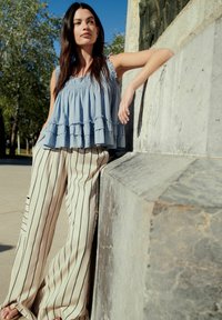 Next STRIPED SUPER WIDE TALL - REGULAR FIT - Bukser - ecru