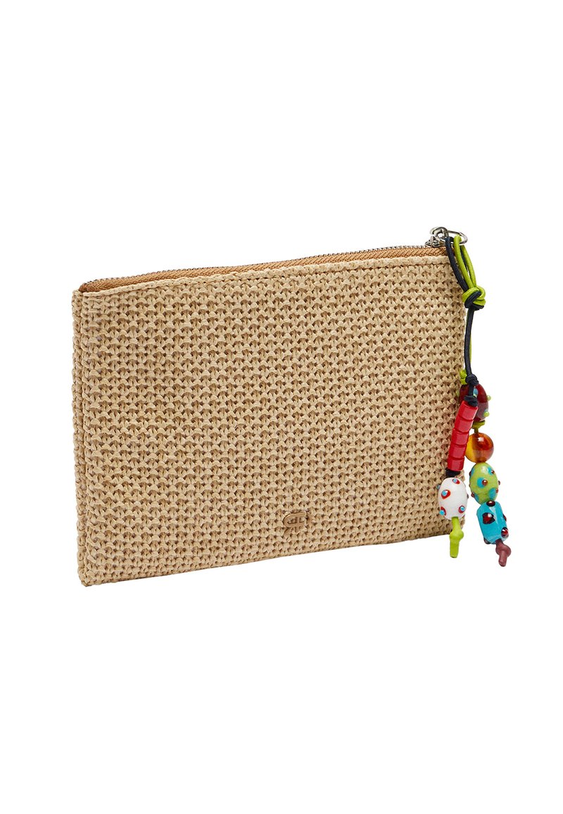 Woven straw pouch w kolorze białym, z dekoracyjnym uchwytem do zamka błyskawicznego ozdobionym kolorowymi koralikami oraz gładką fakturą.