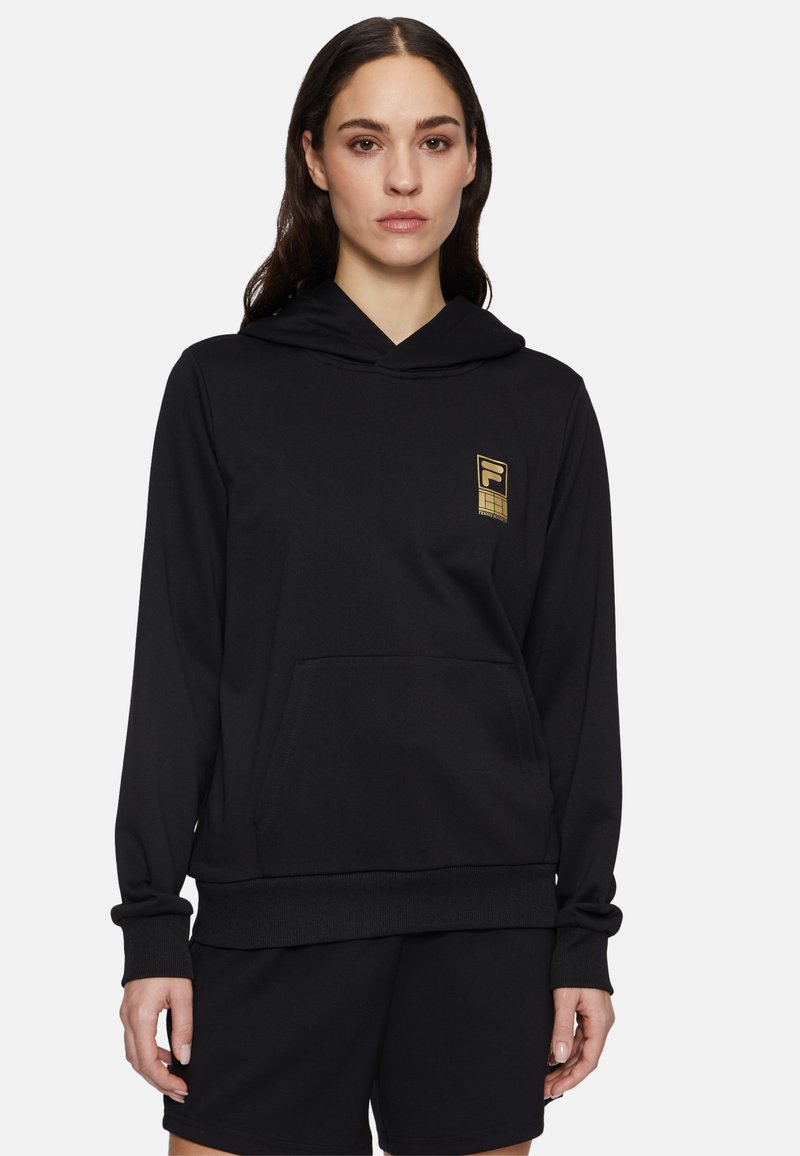 Svart hoodie med framficka, ribbade ärmslut och nederkant. Har en liten gul logotyp på bröstet. Mjukt, stretchigt tyg.