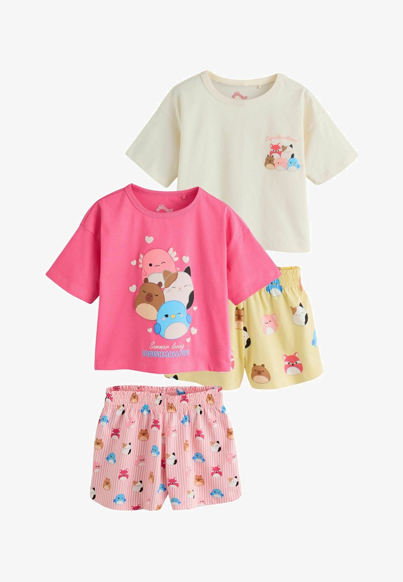 Deux ensembles de pyjamas pour enfants avec manches courtes et shorts, avec des imprimés de personnages animaux mignons en rose, crème et jaune.