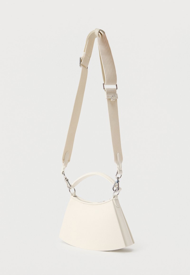 Lacoste XXS LENGLEN BAG - Handbag - cristalline/off-white - Zalando