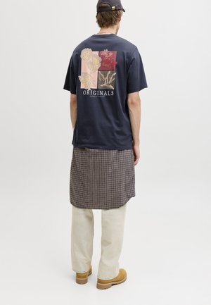 Jack & Jones, JORMONTAUK - T-Shirt print - odyssey gray
