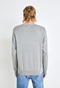 GAP LOGO INTARSIA CREW - Strickpullover - heather grey