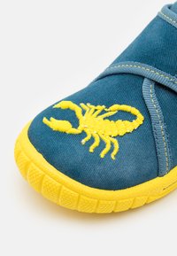 Superfit BILL - Chinelos - blau/gelb
