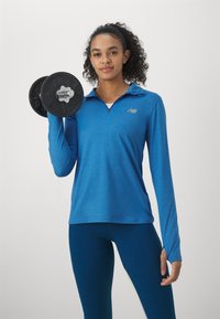 New Balance SPORT ESSENTIALS SPACE DYE QUARTER ZIP - Majica z dolgimi rokavi - blue agate heather