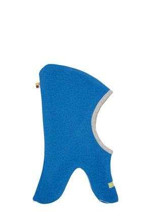 Blauwe fleece balaclava met een zachte grijze rand, met een unieke vorm en uitsparingen voor het gezicht en de nek, en een klein merkembleem aan de zijkant.