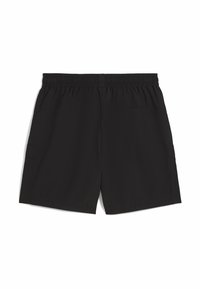 Shorts cargo noirs avec une ceinture élastique, deux poches latérales et un tissu lisse et léger. Le dos présente un design simple et épuré.