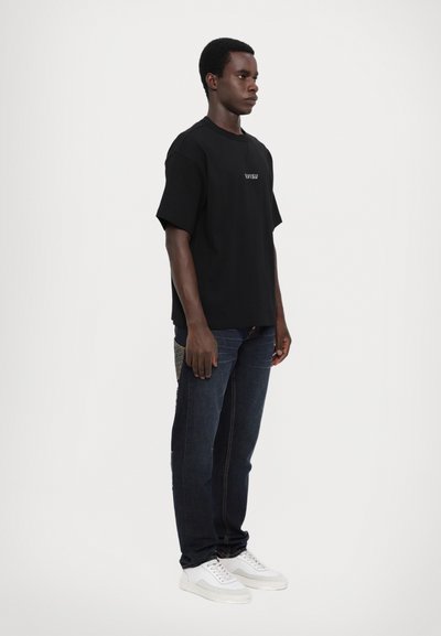 Evisu VIRTUAL VACATION PRINT TEE - T-shirt imprimé - black