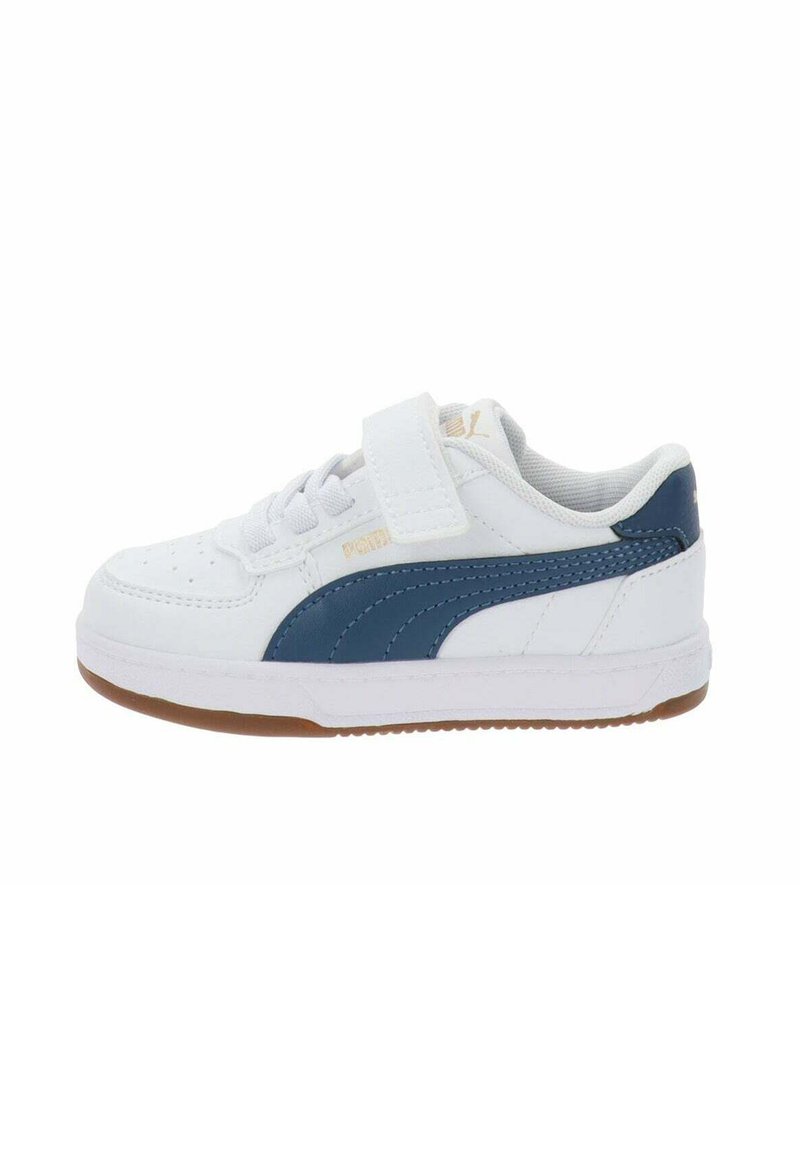 Sneaker bianca con una striscia laterale blu, dotata di una fascia in velcro, punta tonda, parte superiore testurizzata e suola in gomma.