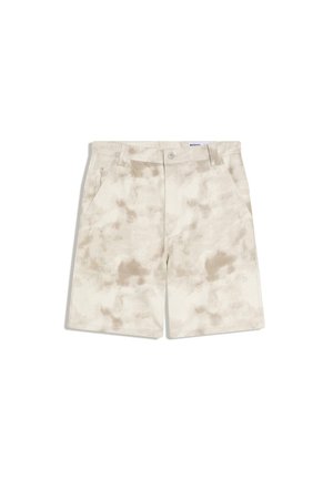 Pézsma színű batikolt térd fölötti rövidnadrág oldalzsebekkel, övbújtatókkal és elöl gombos záródással.