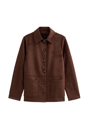 Chaqueta marrón de ante sintético con cuello con solapa, cierre frontal de botones y dos grandes bolsillos parche en la cintura.