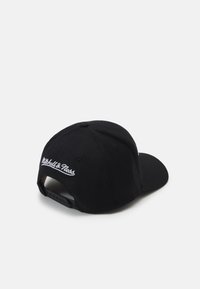 Mitchell & Ness BRANDED PINSCRIPT - Cap - black