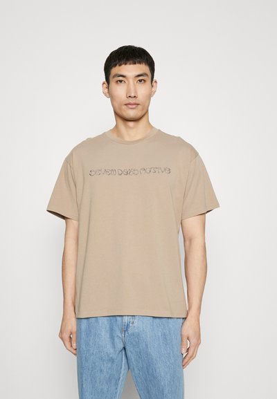 7 DAYS Active LOGO TEE UNISEX - T-shirt z nadrukiem