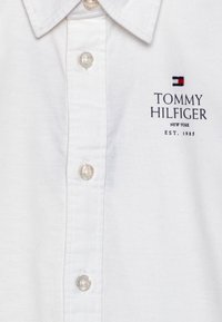Tommy Hilfiger LOGO  - Ing - white