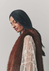 Next LONGLINE - REGULAR FIT - Vest - chocolate brown