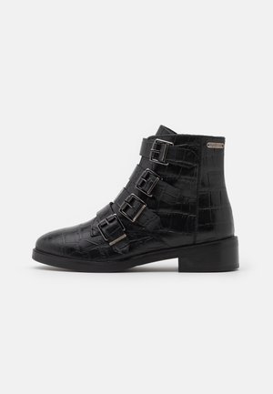 Stiefelette - black