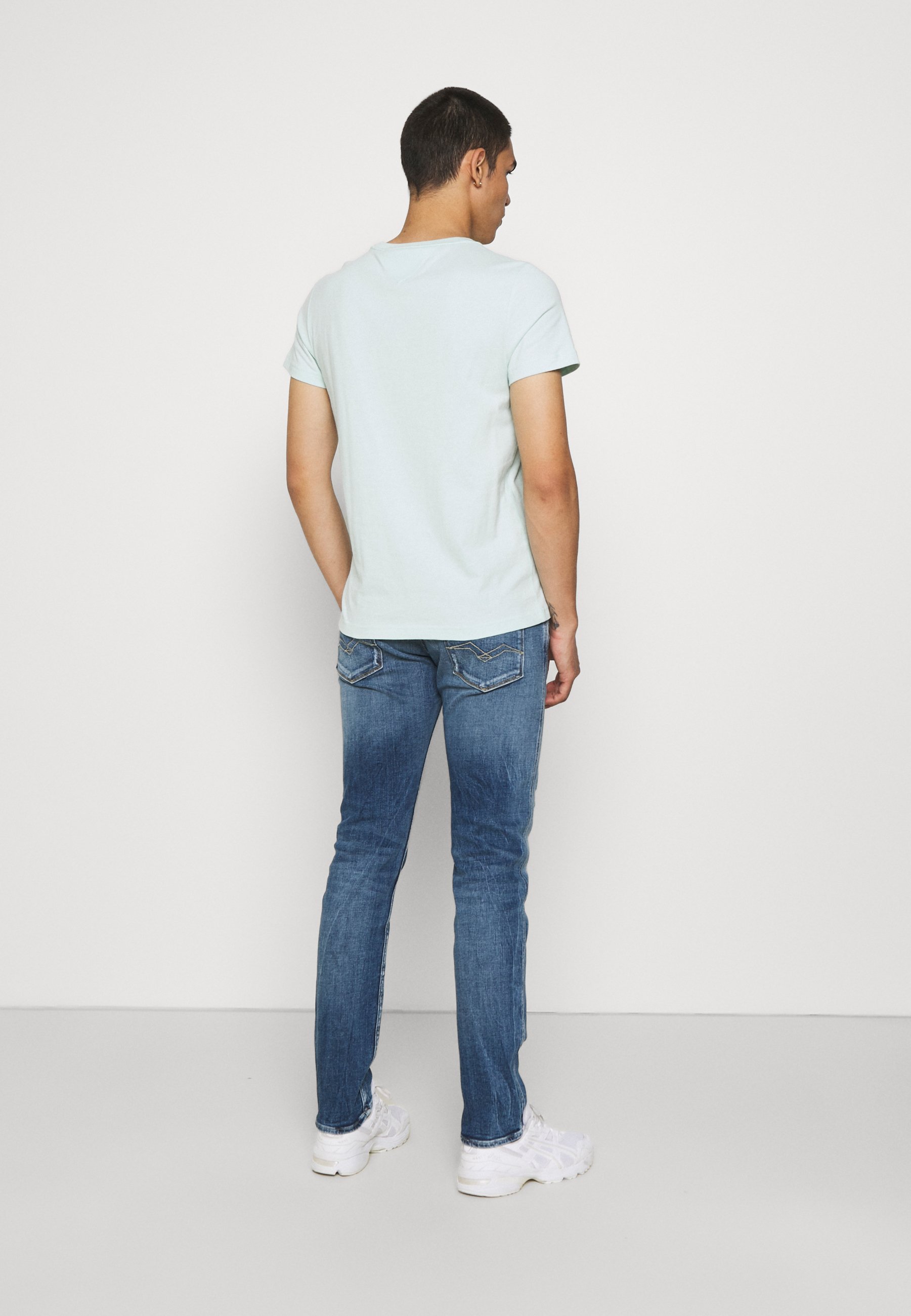 Replay ANBASS AGED - Prigludę džinsai - blue denim/mėlynų džinsų -  Zalando.lt