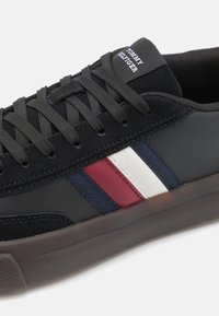 Tommy Hilfiger CUPSET TERRACE - Sneakers basse - black