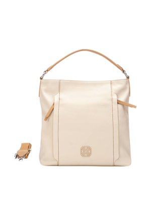 Borsa beige in pelle con manico superiore, tasche frontali con cerniera e tracolla removibile posata accanto su sfondo bianco.